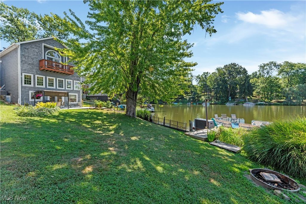 Photo of 115 Spruce Drive NW, North Canton, OH 44720 (MLS # 5185182)