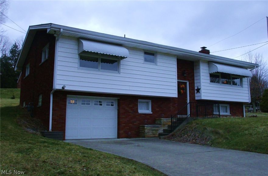 Agent owned home. Well cared for 3 bedroom 2 full bath home on 100x170 in town lot. 2012 new rear paver stone patio and retaining wall, 2010 total kitchen remodel with Pergo floor, counter top, double sink and faucet, under cabinet lighting, cabinets, light fixtures. 2010 93% efficient gas furnace and 2 ton air conditioning unit with air cleaner. Updated appliances, 2012 new garage door opener. Updated front entry door, garage door, 40 gal. water heater and Sentricon system.