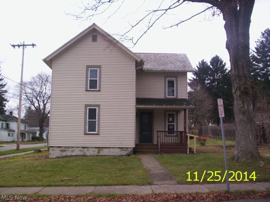 2 Story Vinyl sided Colonial with 3 Bedrooms and one bath. Newer windows throughout. Living room recently dry-walled and ready to finish. Dining room. Wood floors throughout. Gas forced air heat.  House needs TLC but has lots of possibilities. Front porch and tiered back deck.  Nice yard on a corner lot.