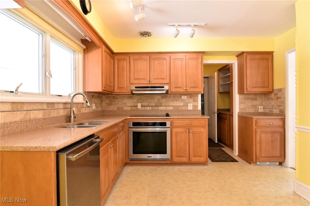 391 Hickory Hill Road, Chagrin Falls, Ohio image 4