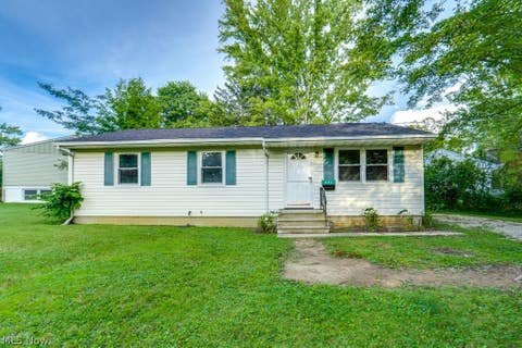 Homes For Sale - 643 Kimberly Circle<br/> Oberlin, OH 44074
