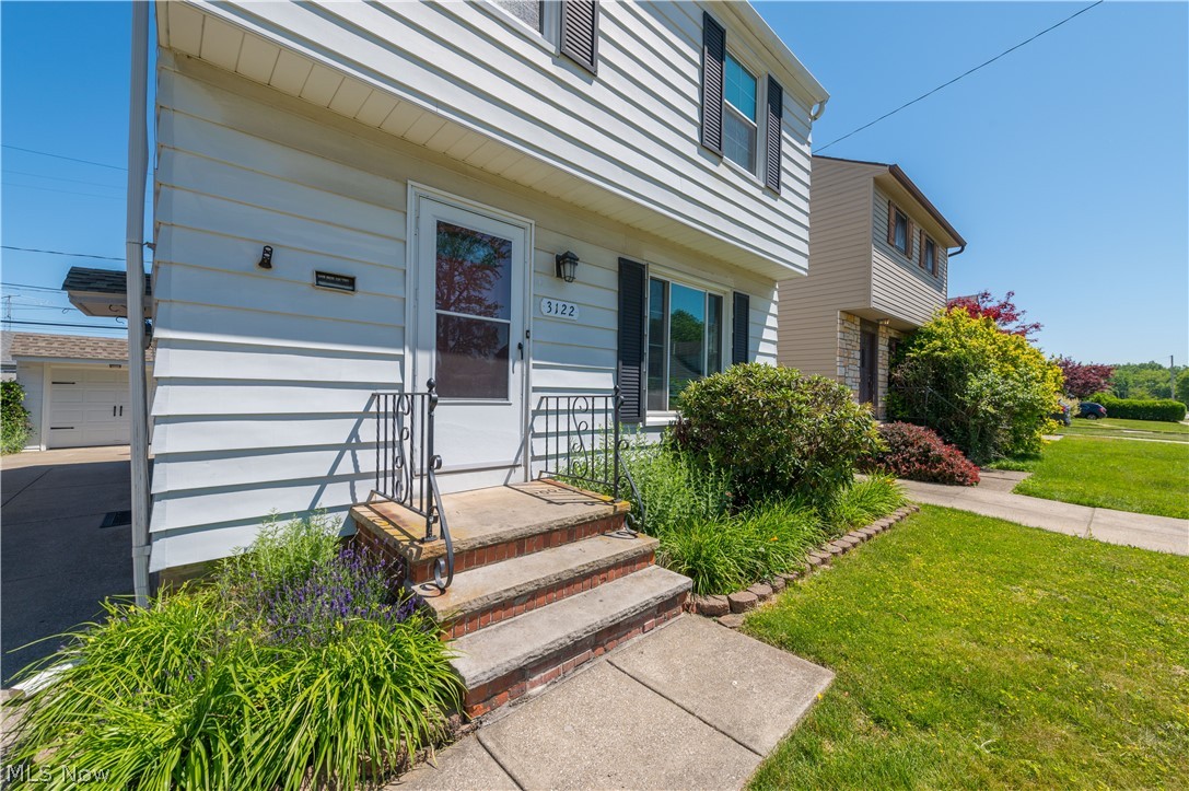 3122 Parklane Drive