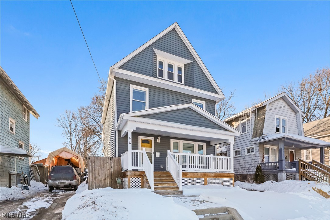 Colonial Homes - Residential