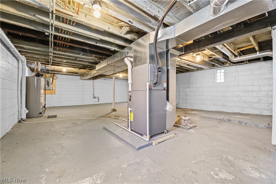 Colonial Homes - Residential