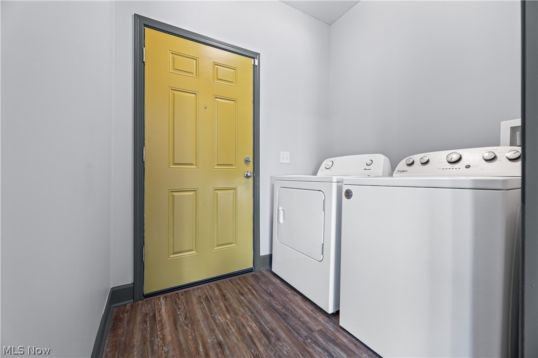 Colonial Homes - Residential