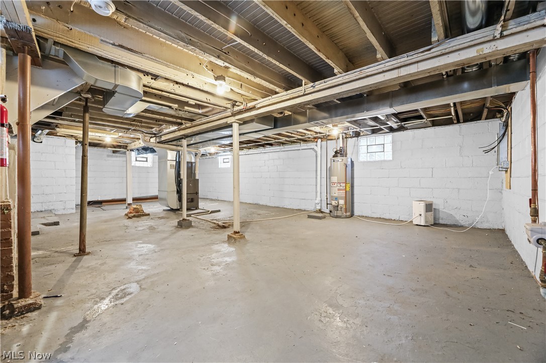 Colonial Homes - Residential