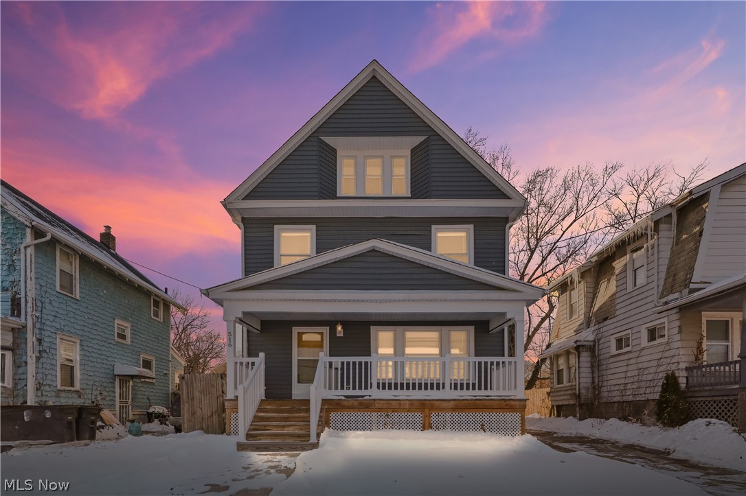 Colonial Homes - Residential