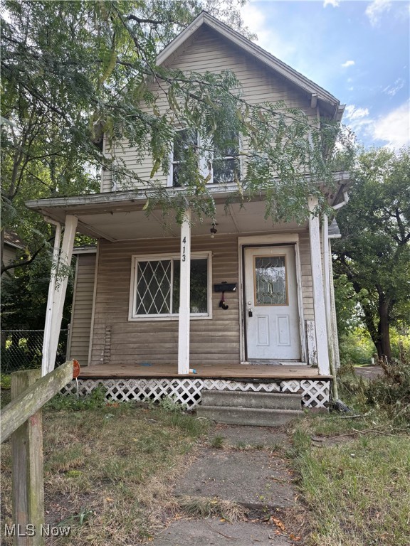 Come check out 413 Newton Ave featuring over 1,200 sq ft of living space, cozy bedrooms and one full bath—perfect for families, first-time homeowners, or investors looking for a solid rental opportunity. Must be sold as a package with 1811 3rd st, 1617 Stark ave and 1511 2nd st.