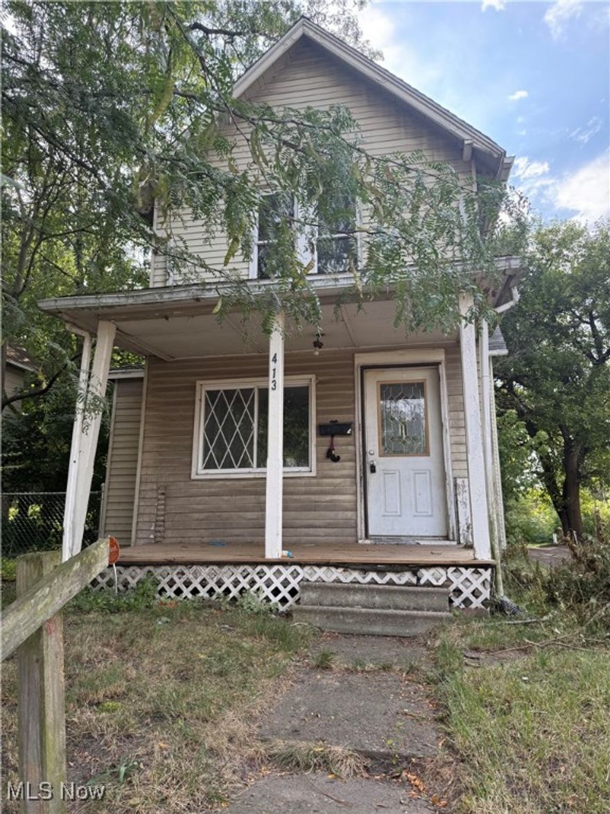Come check out 413 Newton Ave  featuring over 1,200 sq ft of living space, cozy bedrooms and one full bath—perfect for families, first-time homeowners, or investors looking for a solid rental opportunity. Must be sold as a package with 1811 3rd st, 1617 Stark ave and 1511 2nd st.