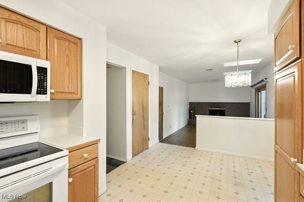 University Manor - Residential