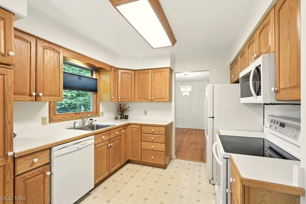 University Manor - Residential