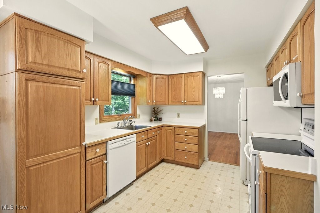 University Manor - Residential