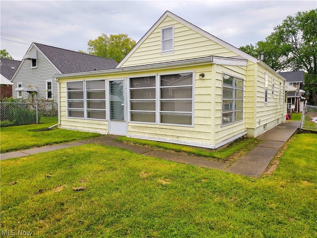 Photo of 1423 26th Street NW, Canton, OH 44709 (MLS # 5206769)