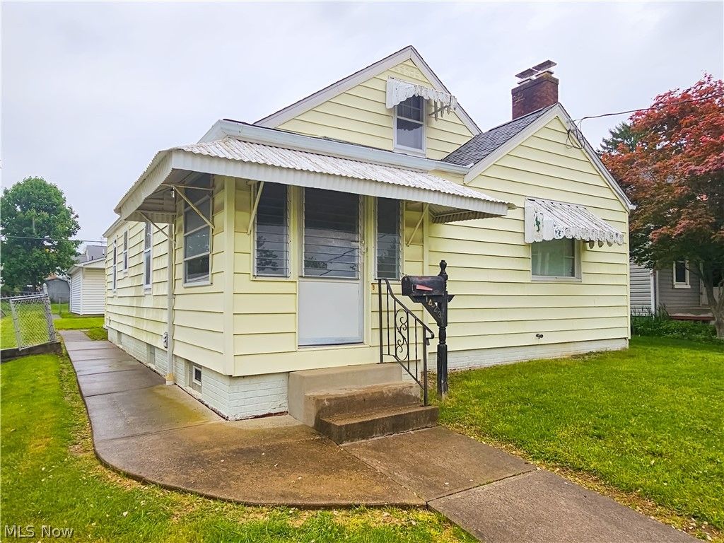 Photo of 1423 26th Street NW, Canton, OH 44709 (MLS # 5206769)