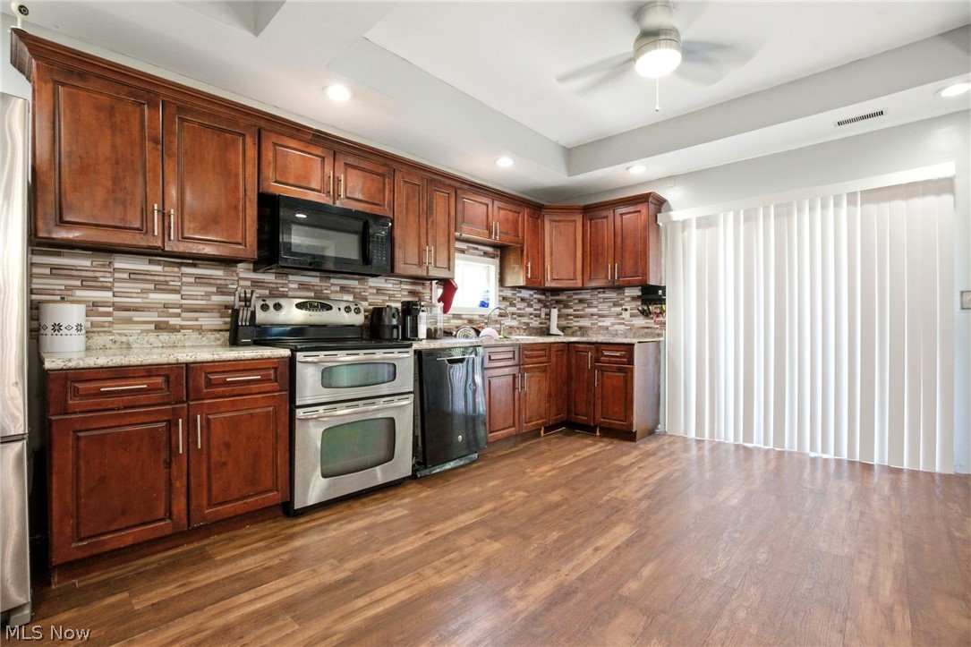 Lake Shore Blvd Estates 2 - Residential