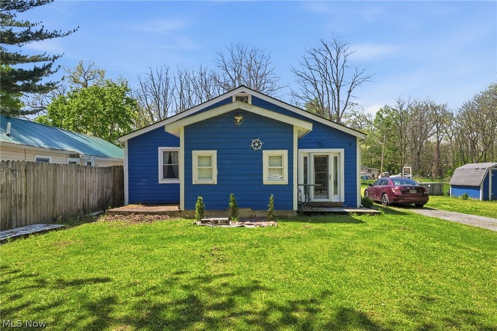 Photo of 622 Riverside Boulevard, Eastlake, OH 44095 (MLS # 5206700)