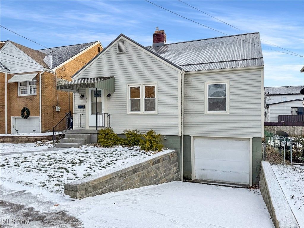 Photo of 2012 Girard Avenue, Steubenville, OH 43952 (MLS # 5183526)