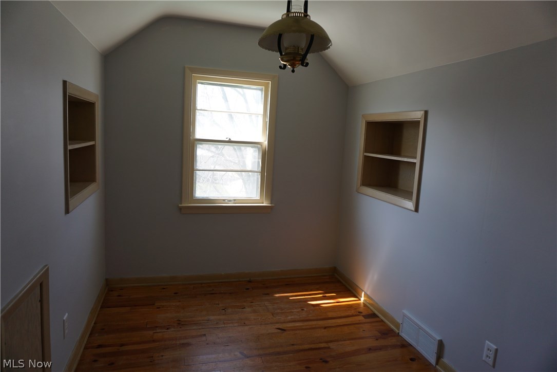 Larchmont Estates - Residential