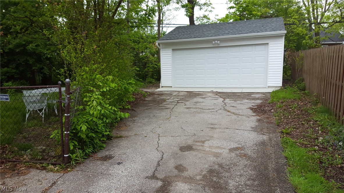 Henry Caines Lee Road - Residential Lease