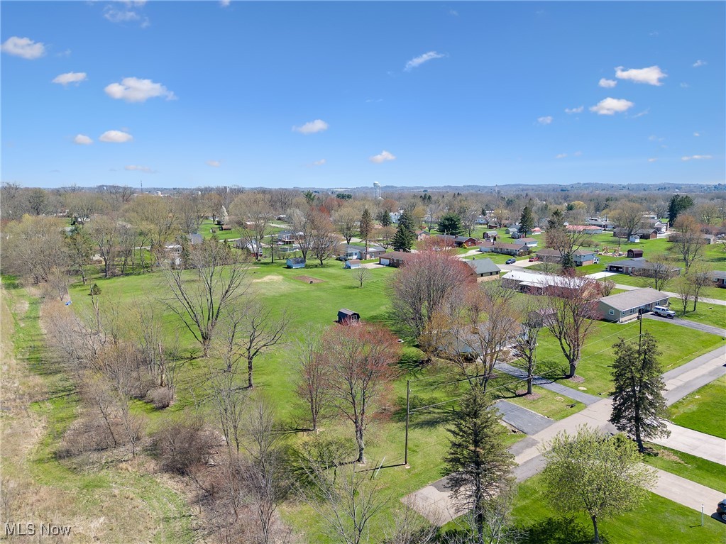 Chester Avenue, Louisville, Ohio image 9