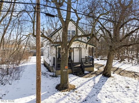 Tiny photo for 3323 Dallas Avenue, Lorain, OH 44055 (MLS # 5187614)