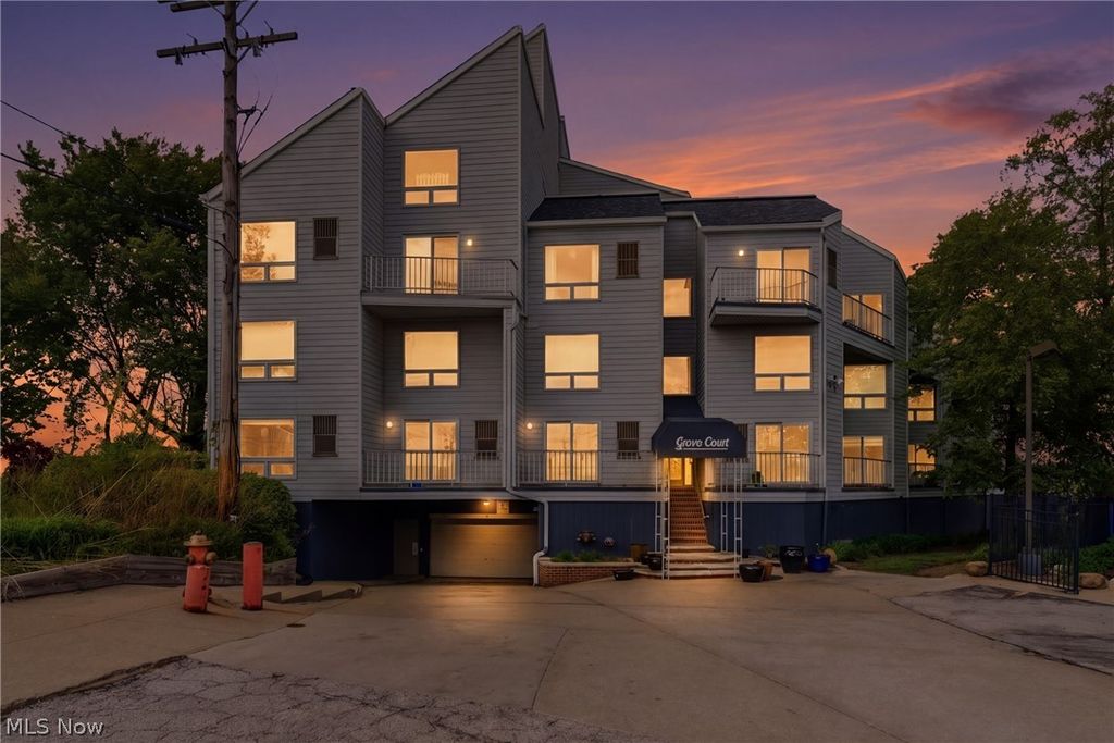 Photo of 1900 Grove Court #112, Cleveland, OH 44113 (MLS # 5206891)