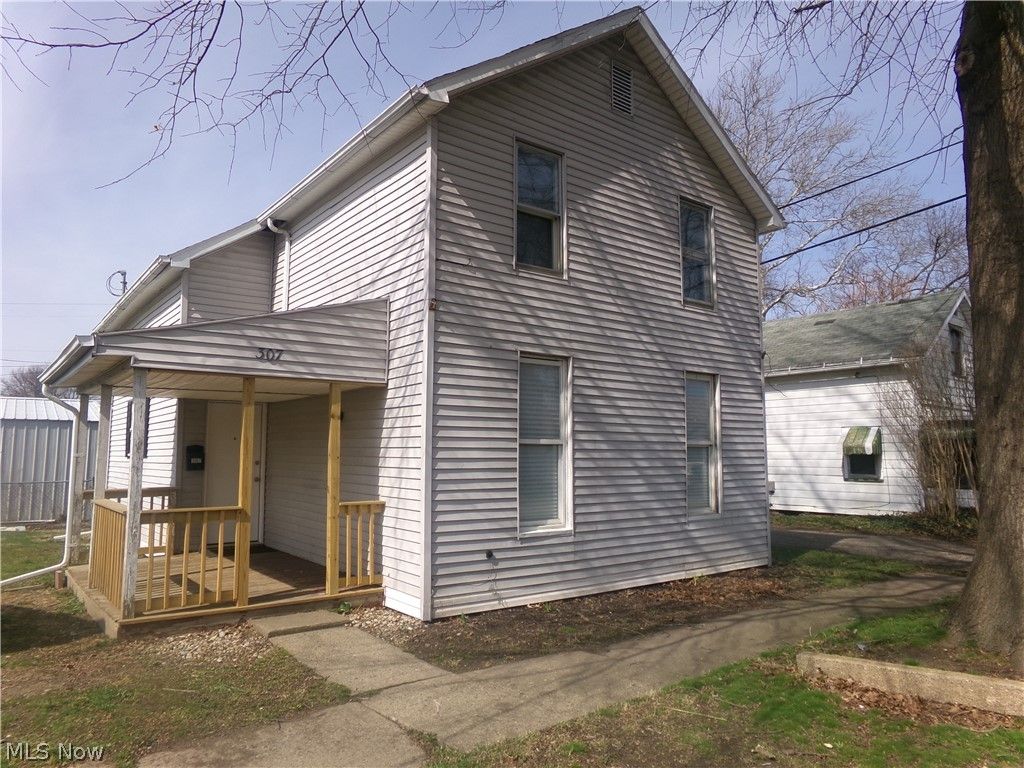 Photo of 307 N 12th Street, Coshocton, OH 43812 (MLS # 5193540)