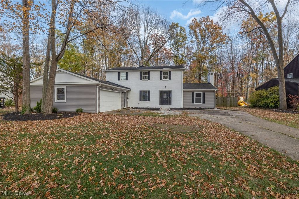 Photo of 167 Glenview Drive, Avon Lake, OH 44012 (MLS # 5170211)