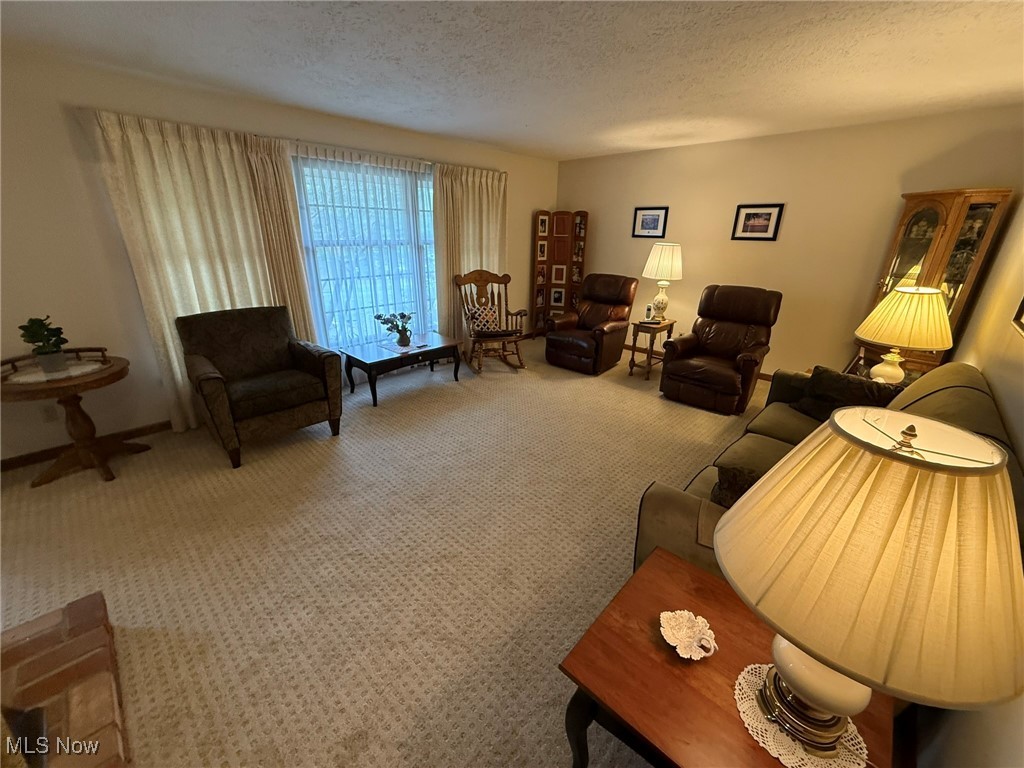 2476 Willow Brook Drive, Dover, Ohio image 6