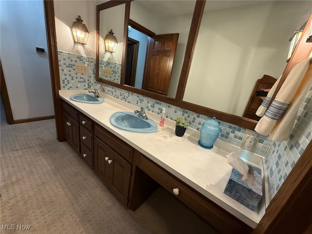 2476 Willow Brook Drive, Dover, Ohio image 16