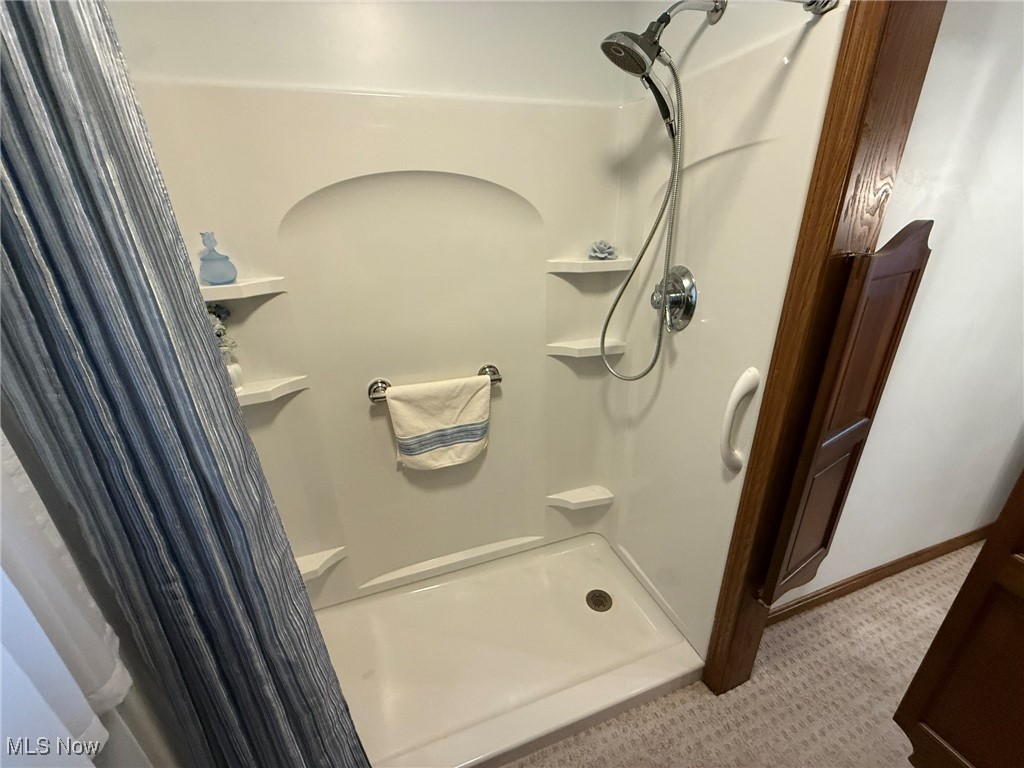 2476 Willow Brook Drive, Dover, Ohio image 17