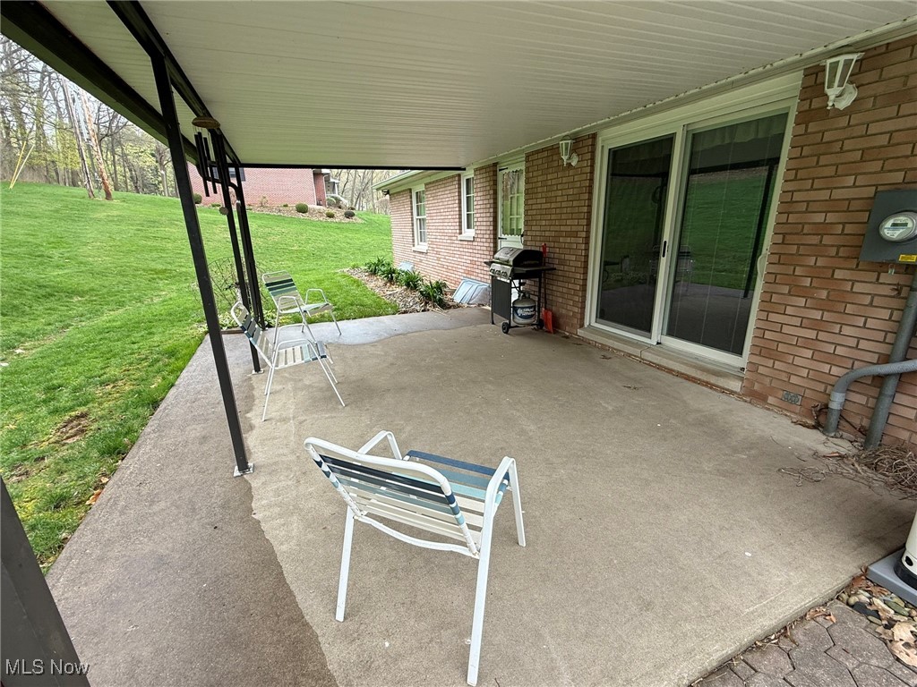 2476 Willow Brook Drive, Dover, Ohio image 37