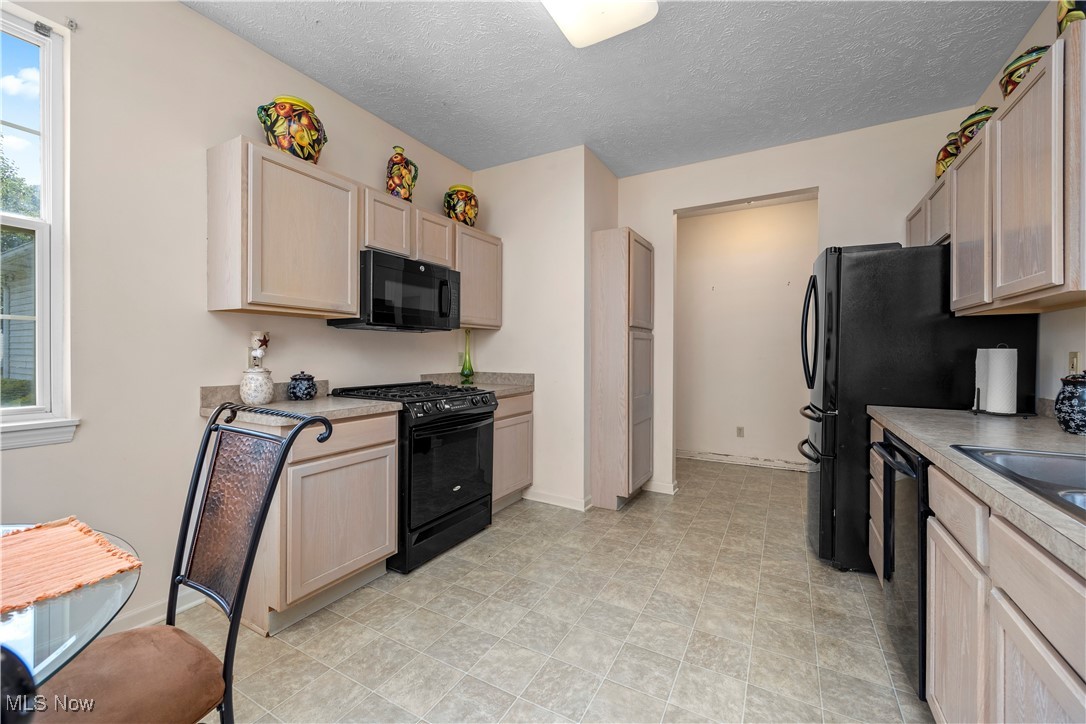 Commons/Falls Condo Ph 02 - Residential