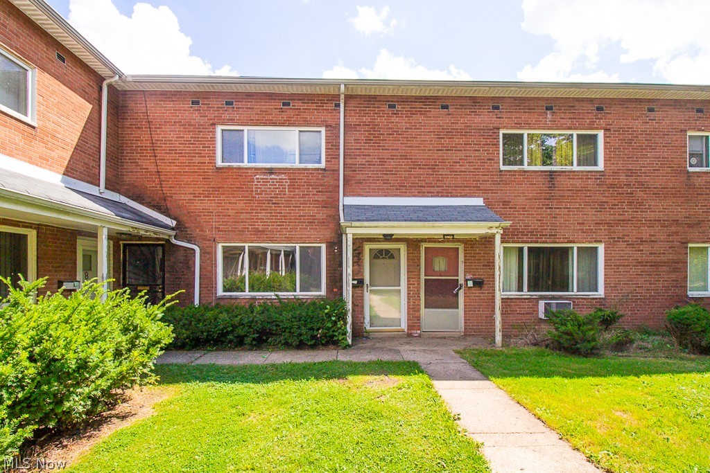 Banbury Village Condo - Residential