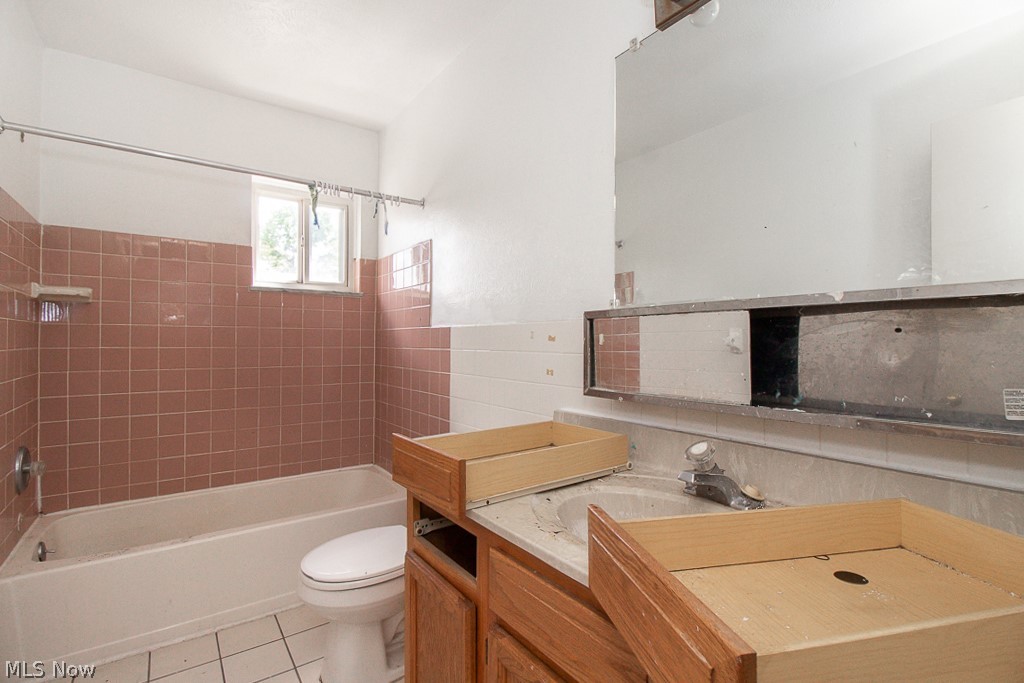 Banbury Village Condo - Residential