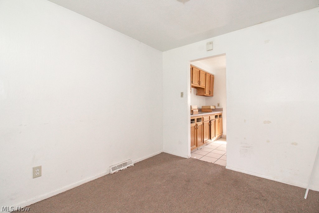 Banbury Village Condo - Residential