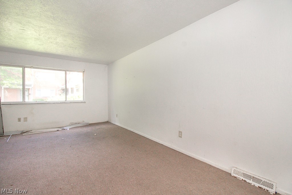 Banbury Village Condo - Residential