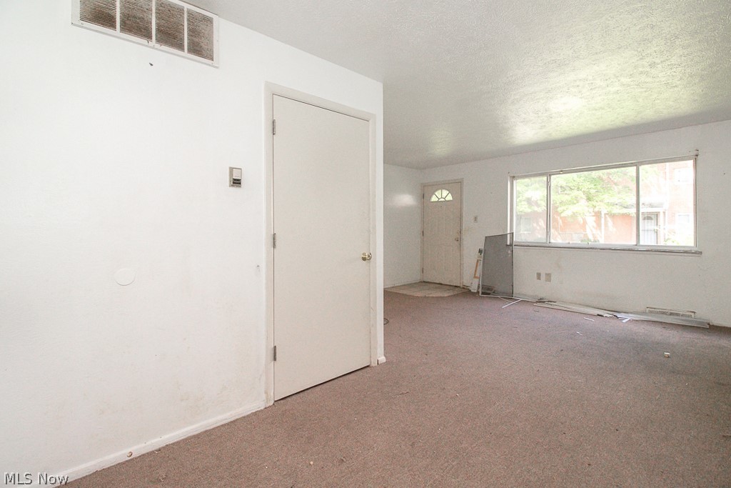 Banbury Village Condo - Residential