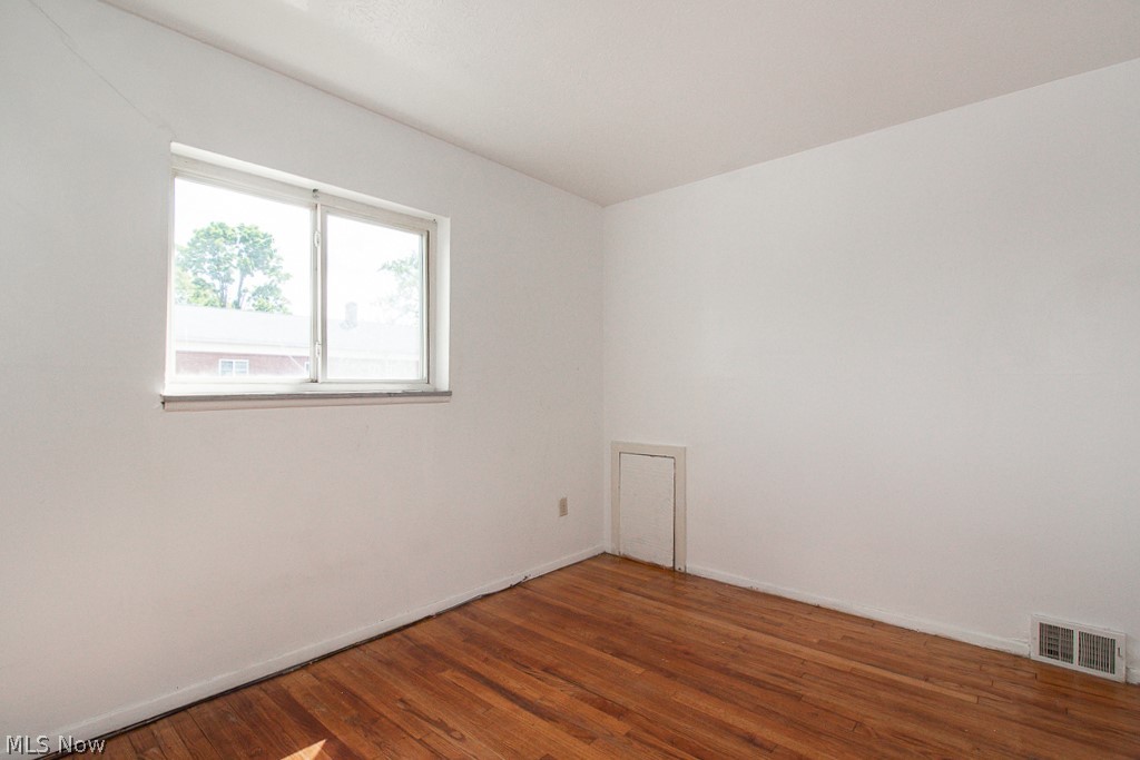 Banbury Village Condo - Residential