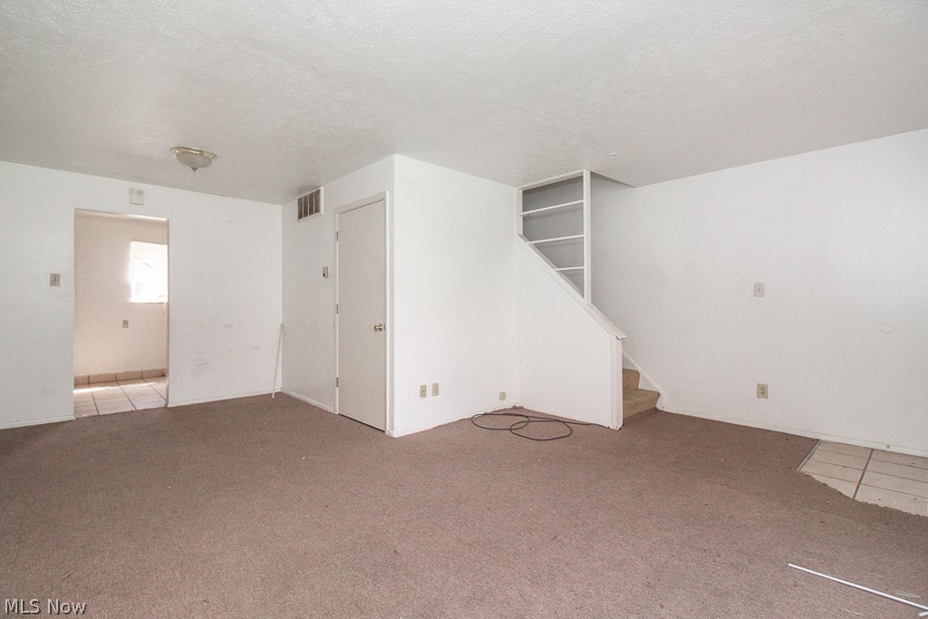 Banbury Village Condo - Residential