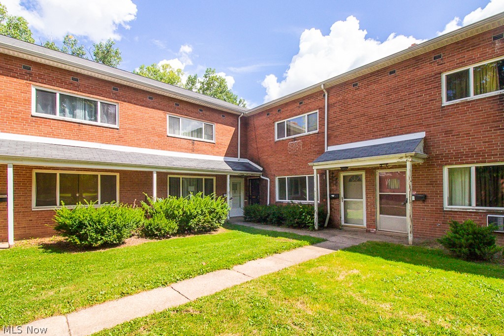 Banbury Village Condo - Residential