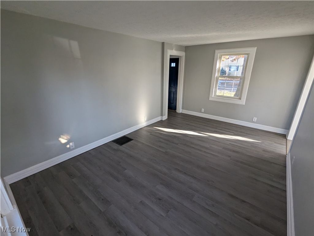 Photo of 1413 F Street, Lorain, OH 44052 (MLS # 5180098)