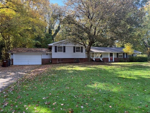 Photo of 8257 Cricket Lane, Northfield, OH 44067 (MLS # 5255863)