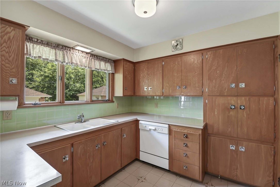 4512 Sheraton Drive