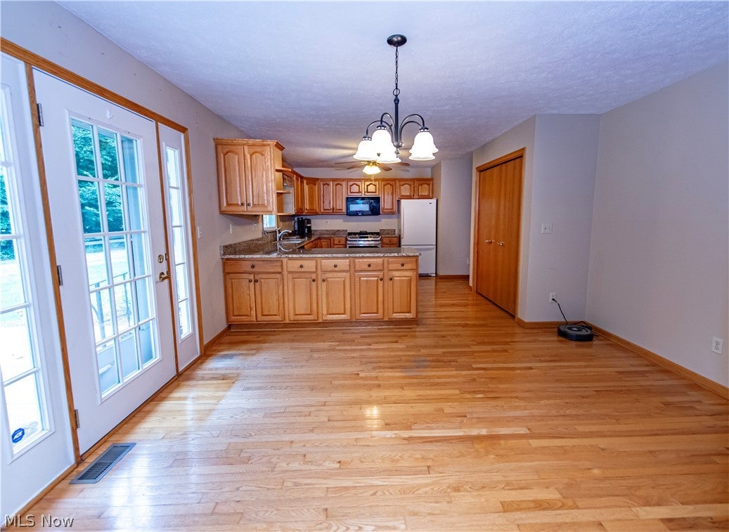 952 Rosemarie Circle