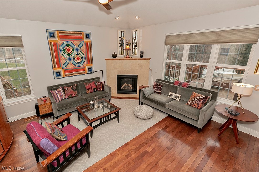 Chateaux/Emery Woods - Residential