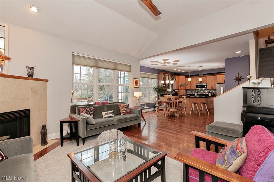 Chateaux/Emery Woods - Residential