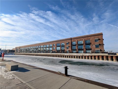 Photo of 401 W SHORELINE Drive #109, Sandusky, OH 44870 (MLS # 5210310)