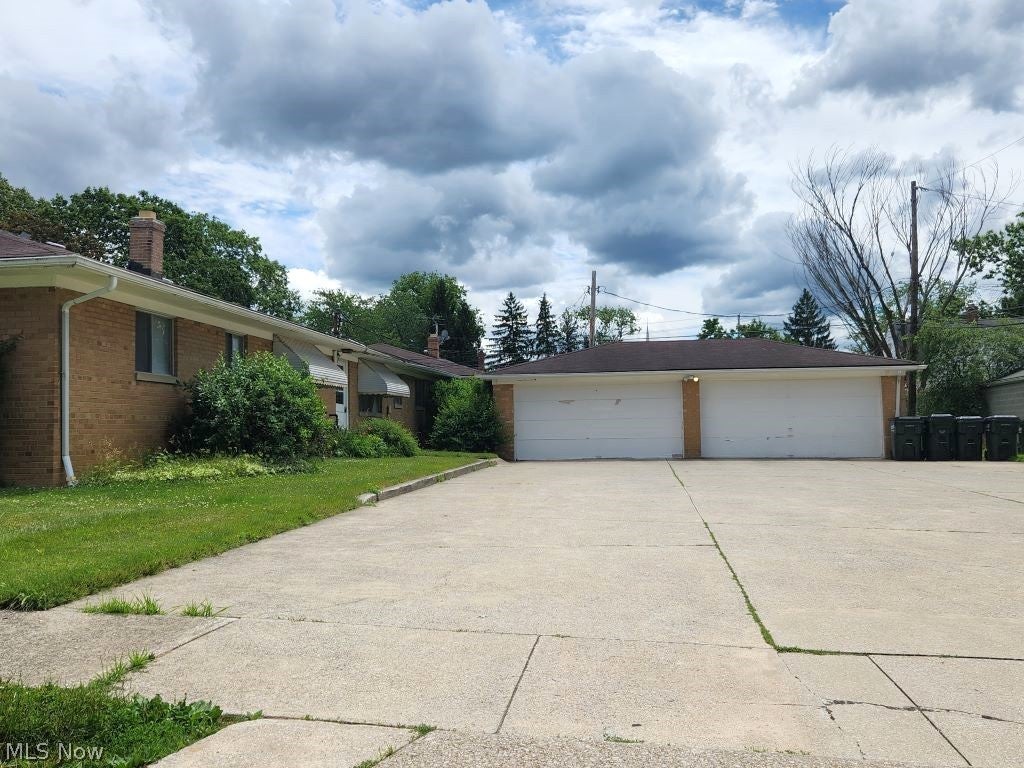 419 Center Road