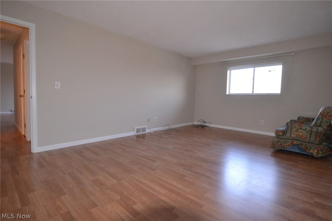 Acacia/Green Condo - Residential